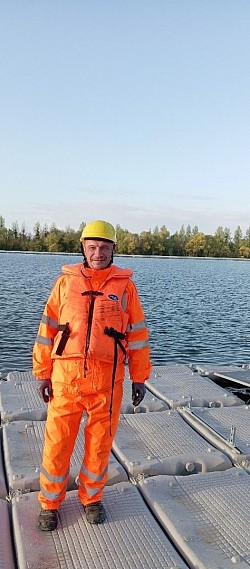 Монтаж солнечных панелей на воде Польша